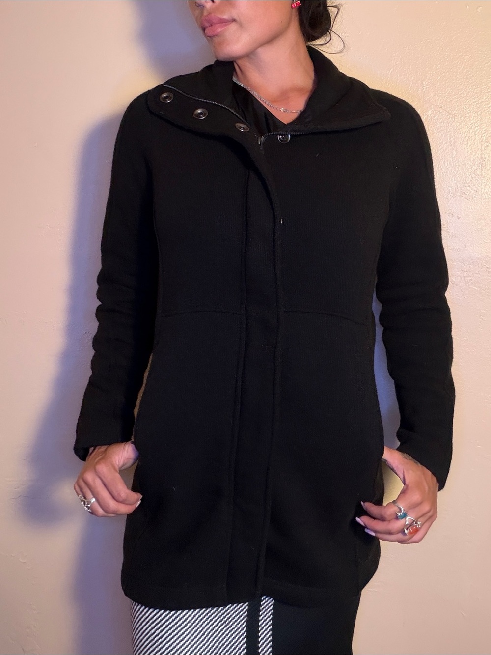 Kuhl Black Wool Casual Mid-Length Coat with Large Button and Zipper